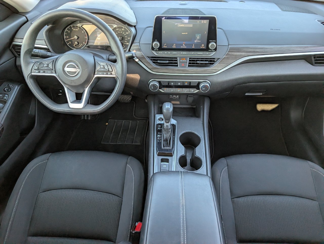 Used 2025 Nissan Altima 2.5 SV AWD/4WD image 9