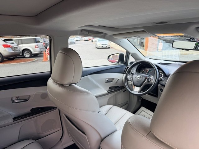 Used 2013 Toyota Venza XLE image 37