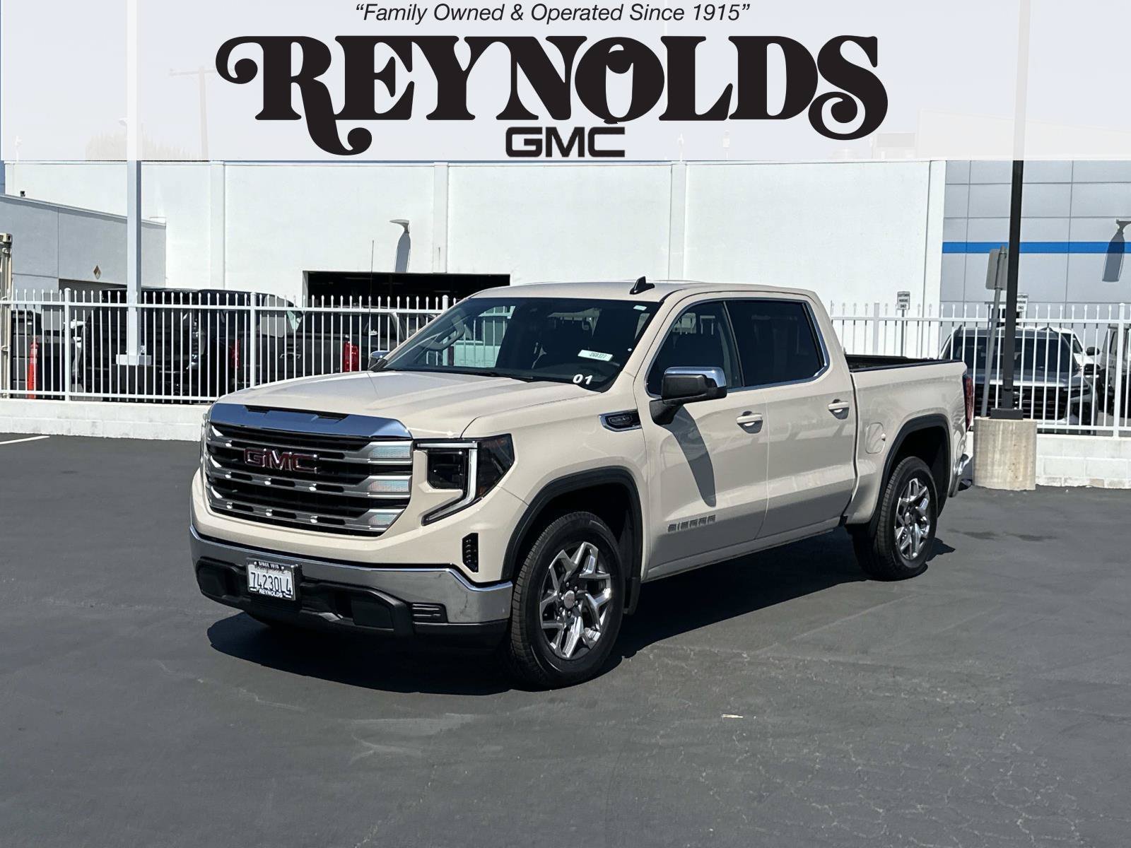 New 2026 GMC Sierra 1500 SLE w/ Preferred Package