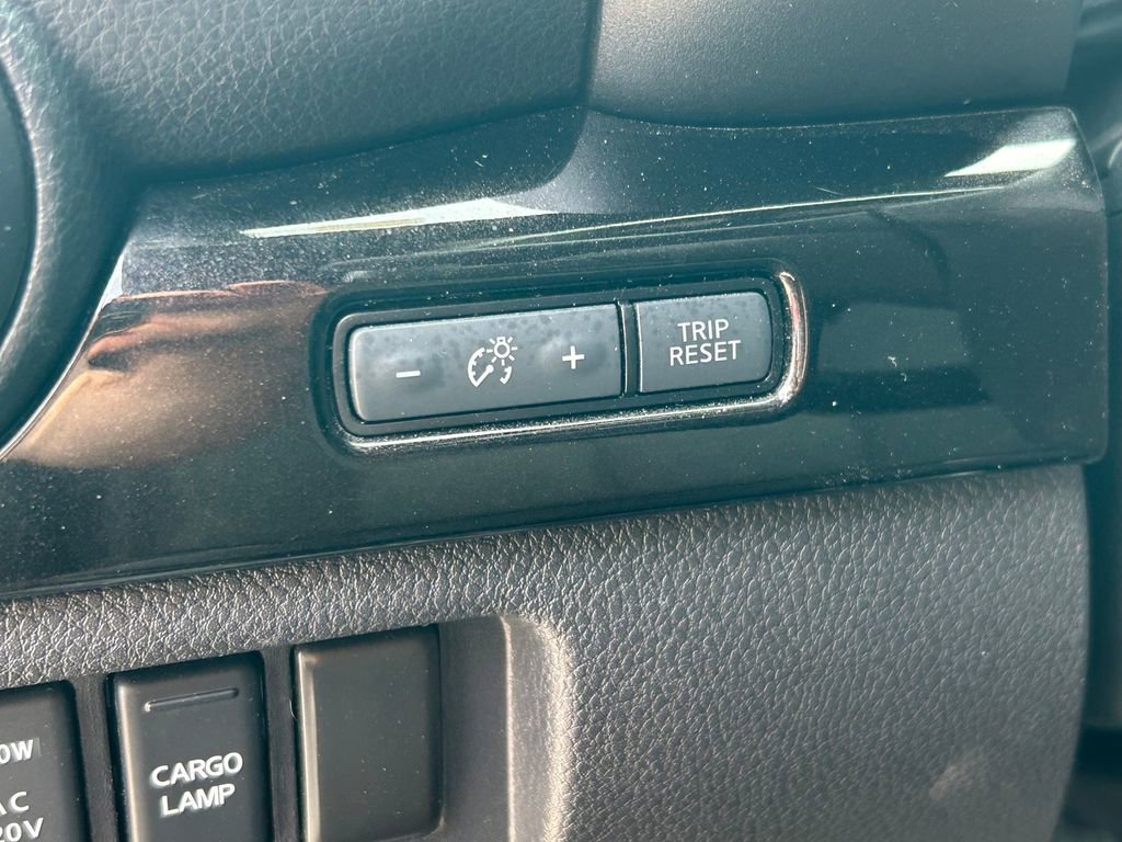 Used 2019 Nissan Titan SV w/ SV Convenience Package AWD/4WD image 24