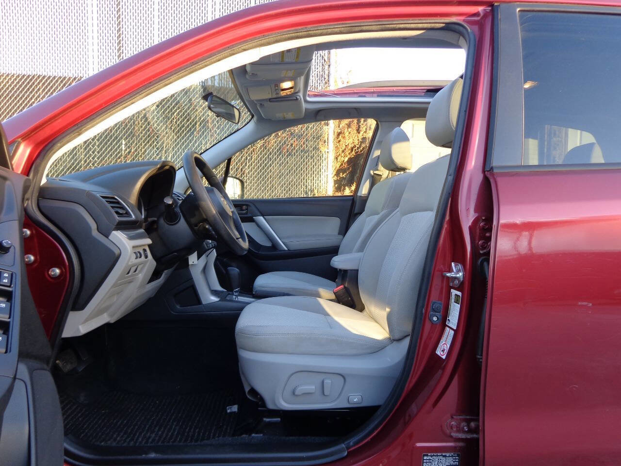 Used 2016 Subaru Forester 2.5i Premium w/ All-Weather Package image 9