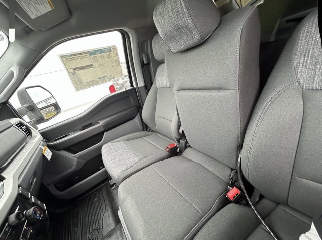 New 2025 Ford F550 4x4 Regular Cab Super Duty image 12