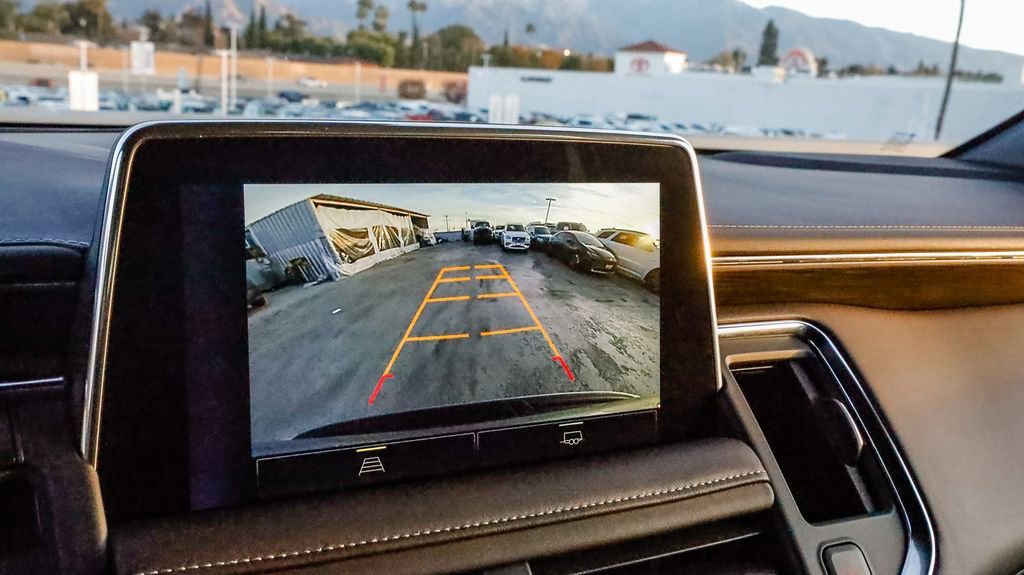 Used 2024 Chevrolet Suburban LT image 27