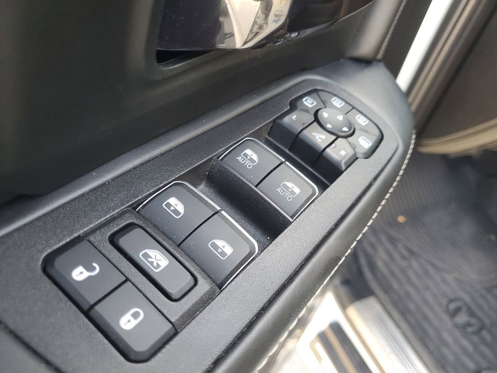 Used 2025 RAM 3500 Limited image 13