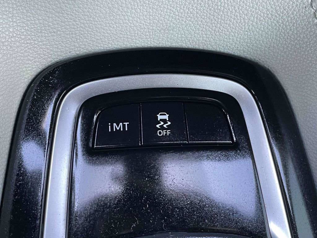 Used 2020 Toyota Corolla SE FWD image 33