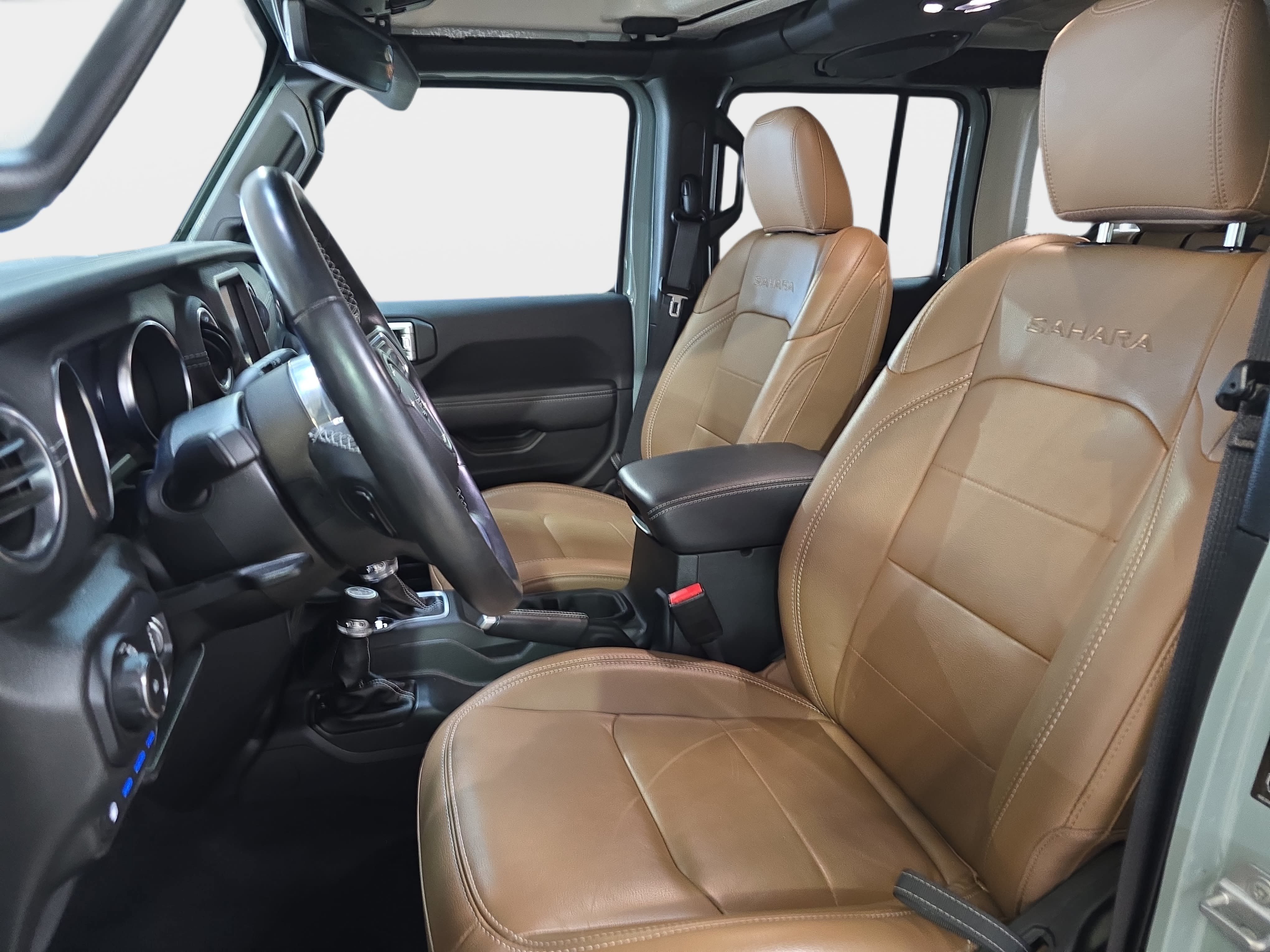 Used 2023 Jeep Wrangler Unlimited Sahara w/ Cold Weather Group AWD/4WD image 12