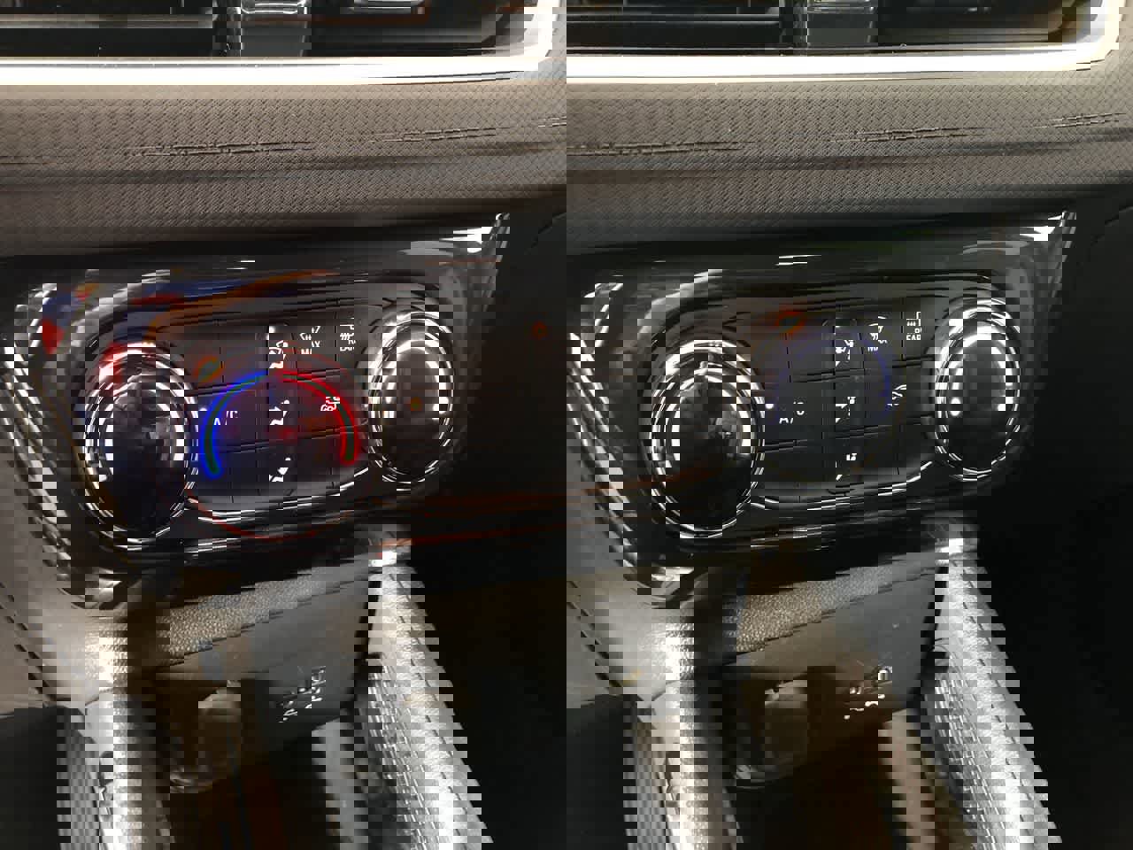 Used 2025 Chevrolet TrailBlazer LT image 17