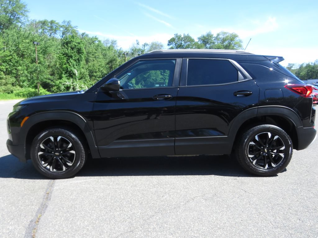 Used 2022 Chevrolet TrailBlazer LT w/ LPO, Blackout Package AWD/4WD image 8