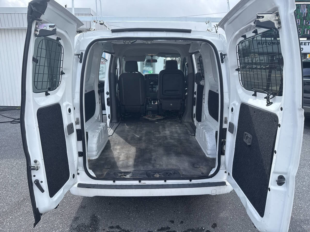 Used 2017 Nissan NV200 SV w/ Technology Package image 9