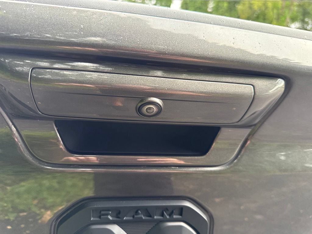 Used 2019 RAM 1500 Laramie AWD/4WD image 15
