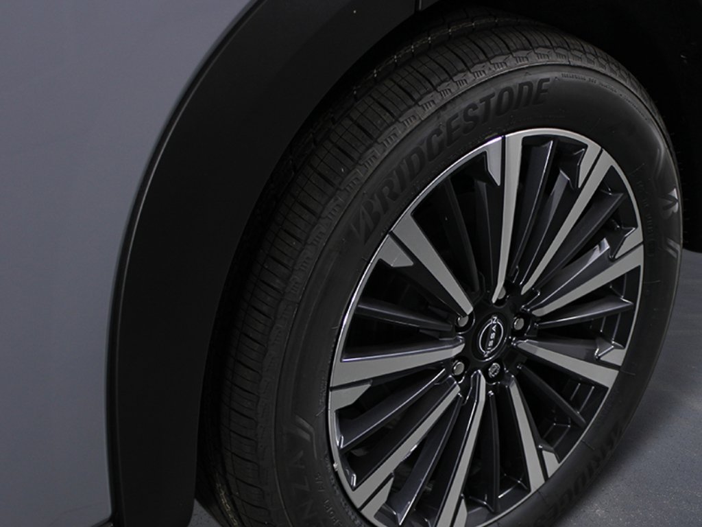 New 2026 Nissan Pathfinder Platinum w/ Accent Package FWD image 9