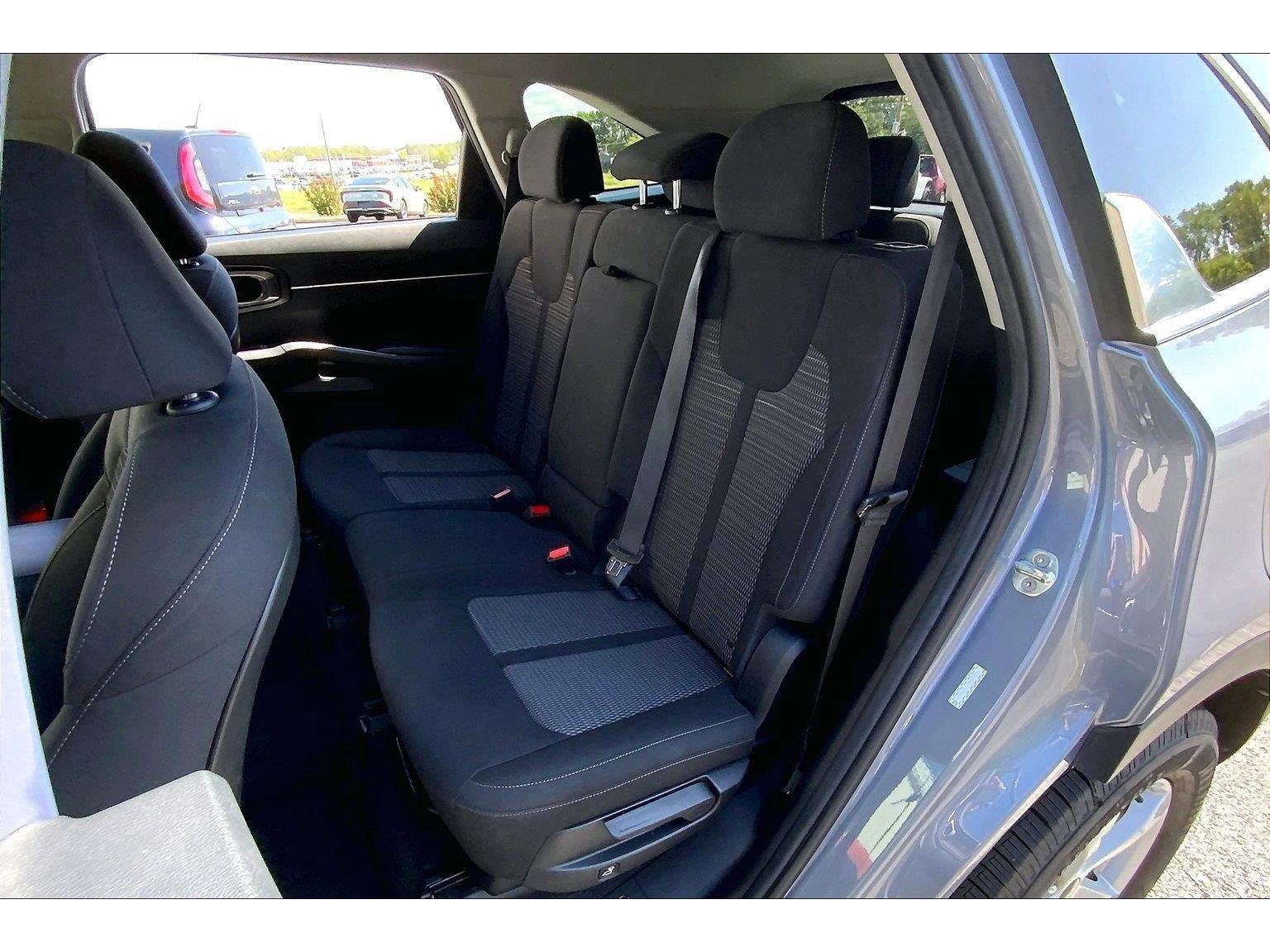 Used 2023 Kia Sorento LX FWD image 22
