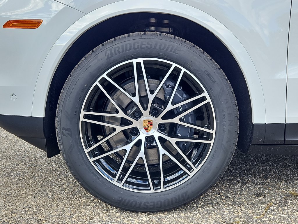 New 2026 Porsche Cayenne AWD/4WD image 8