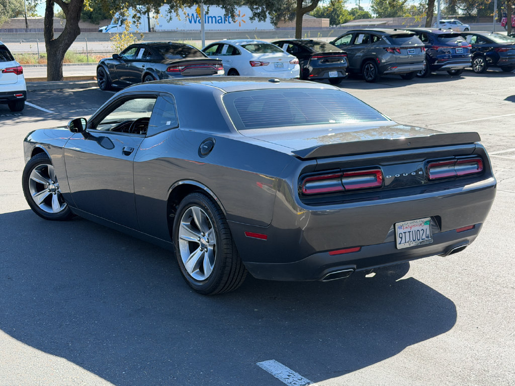 Used 2019 Dodge Challenger SXT RWD image 10