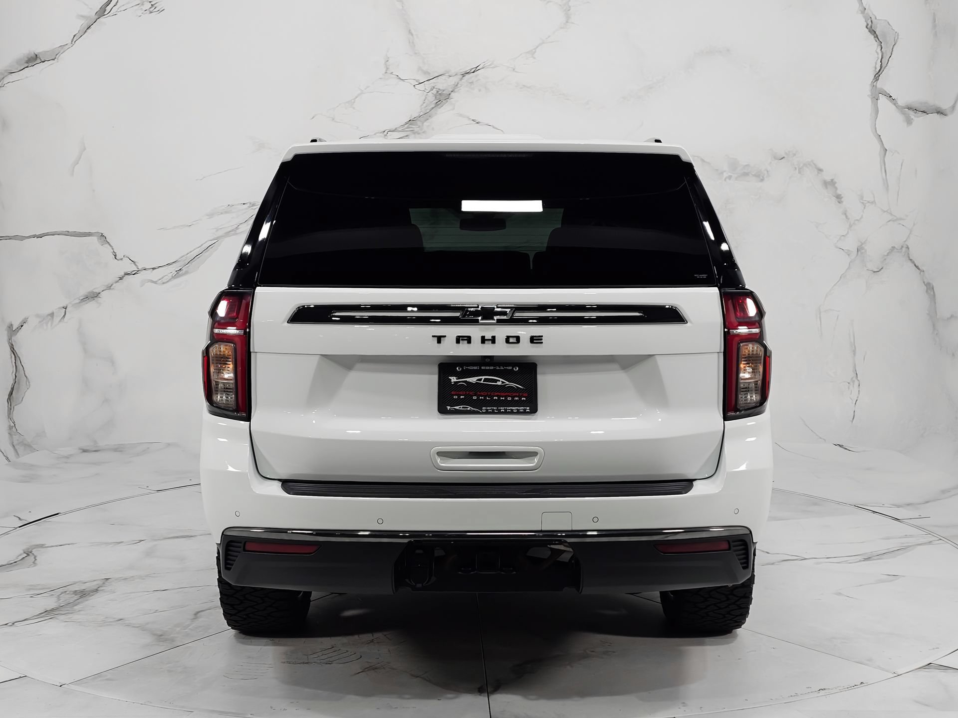Used 2022 Chevrolet Tahoe Z71 w/ Luxury Package AWD/4WD image 8