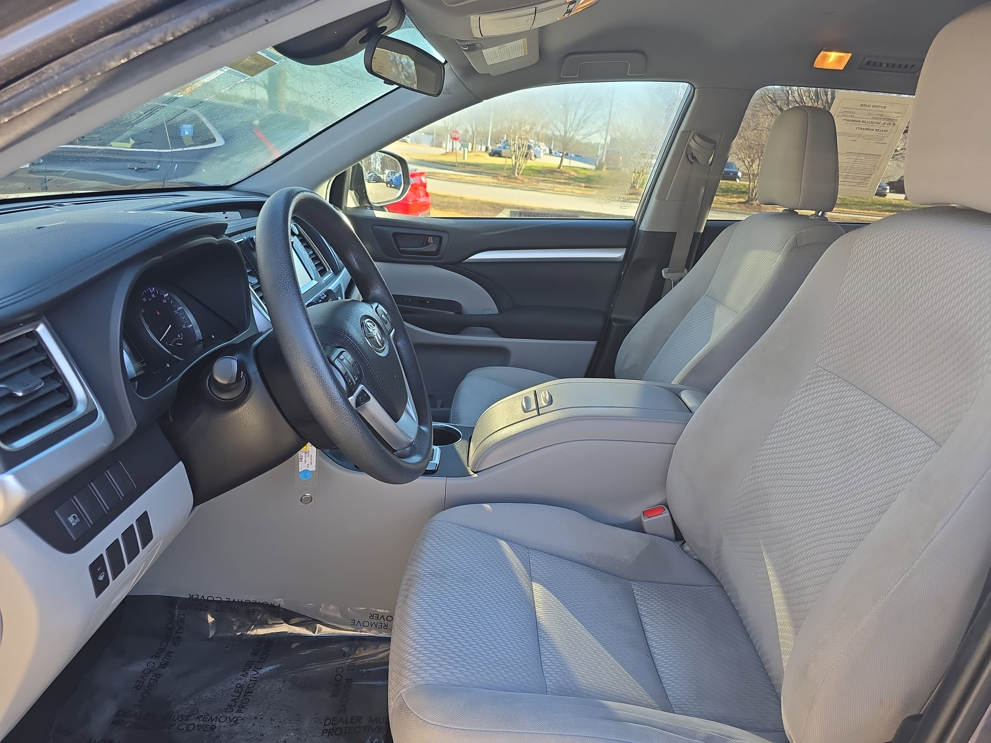 Used 2019 Toyota Highlander LE image 14