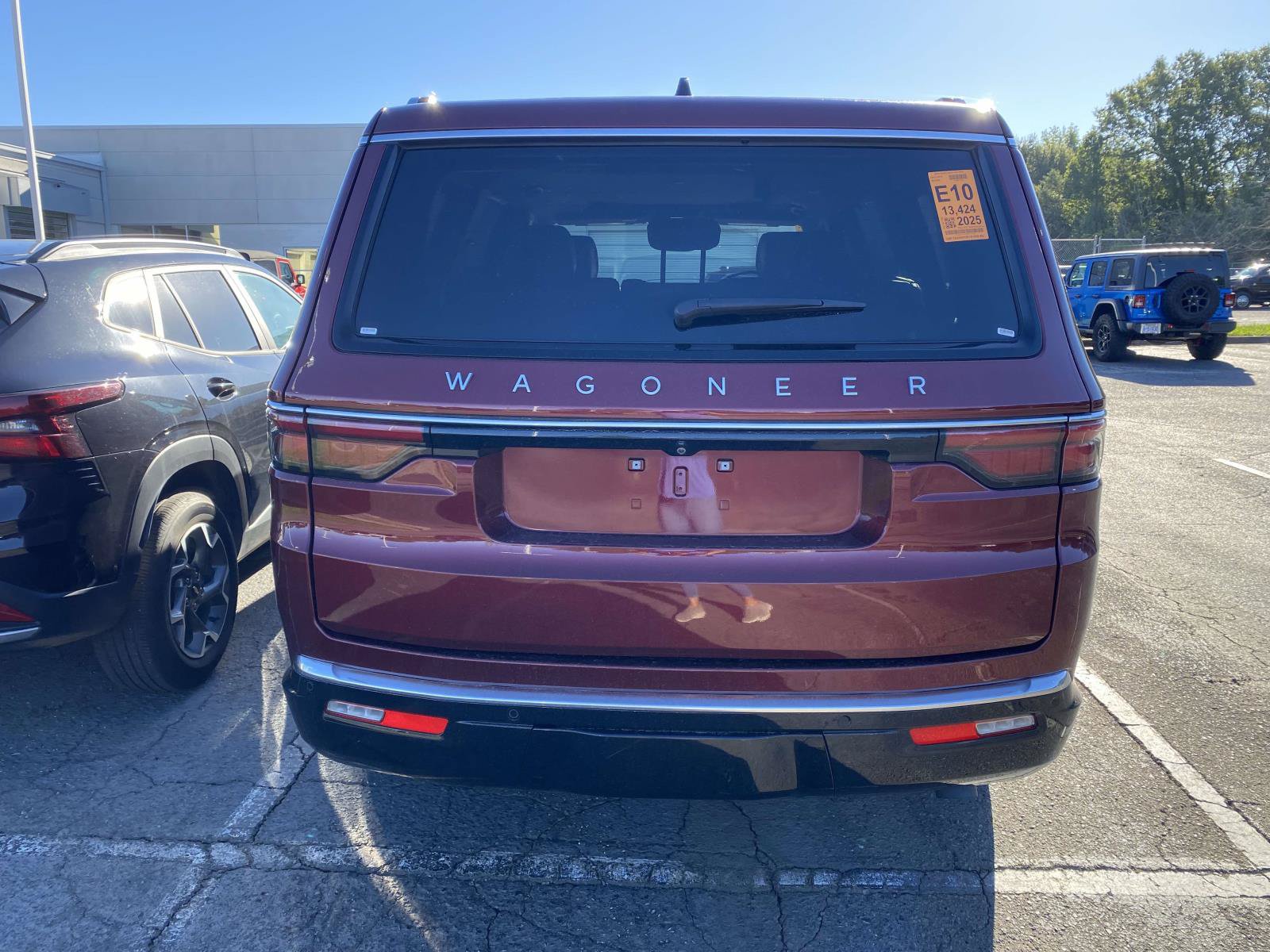 Used 2025 Jeep Wagoneer Series III w/ Premium Group I AWD/4WD image 7