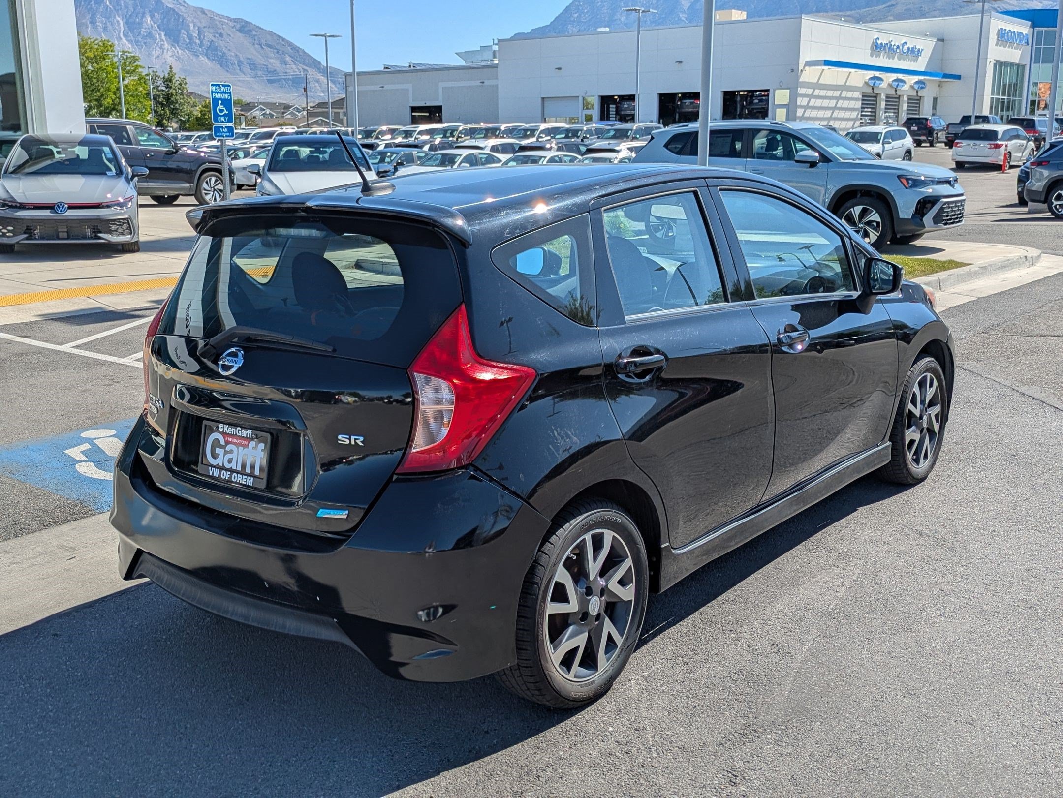 Used 2015 Nissan Versa Note SR FWD image 3