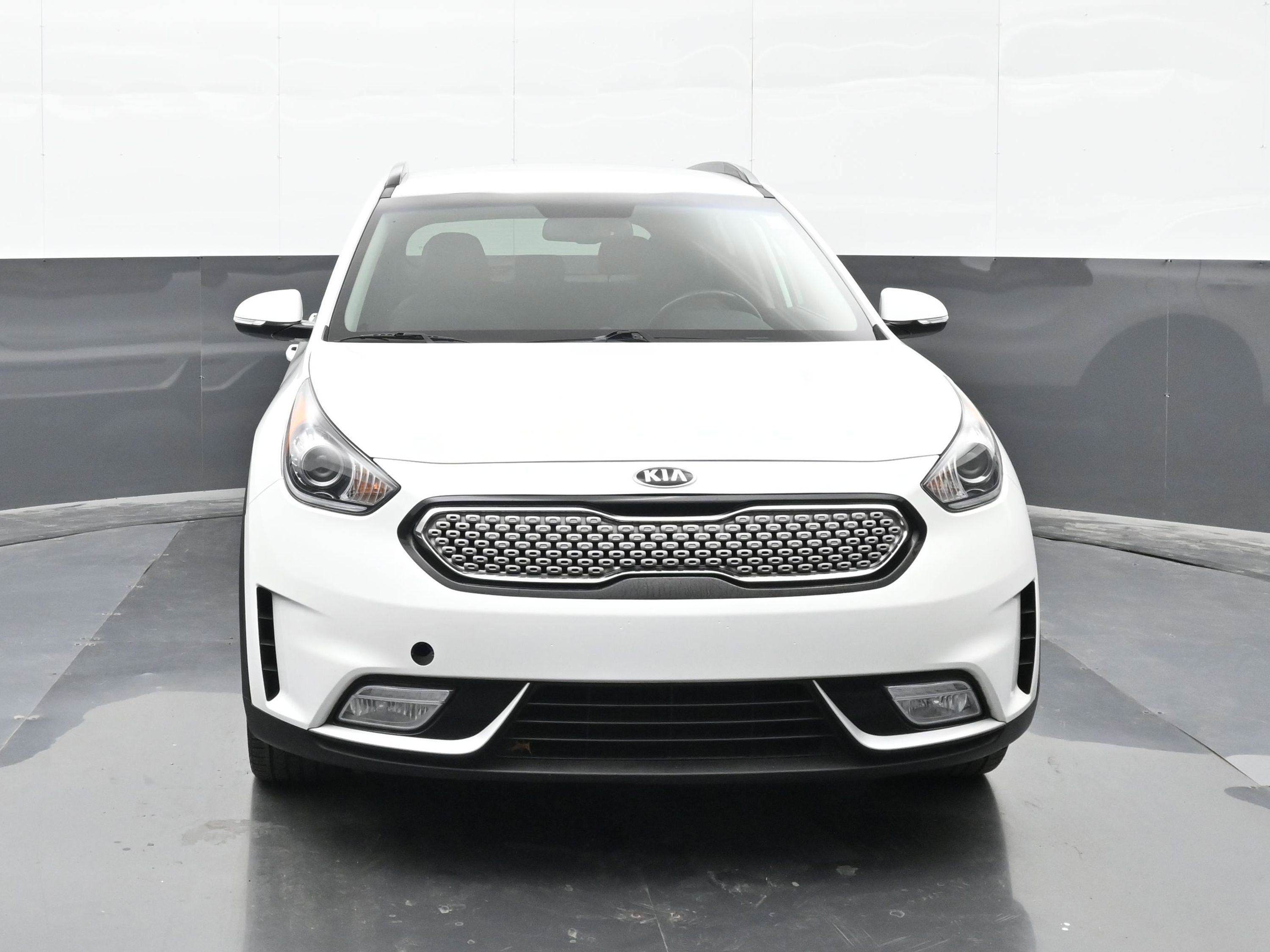 Used 2019 Kia Niro S Touring image 3