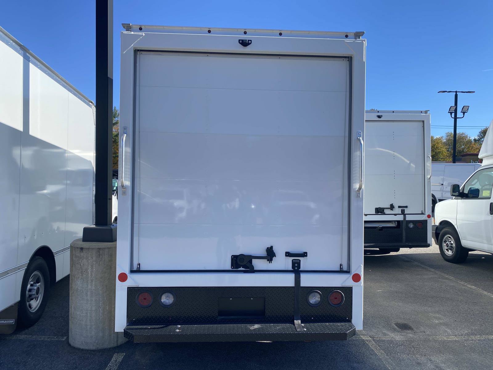 New 2023 GMC Savana 3500 w/ Power Convenience Package RWD image 4