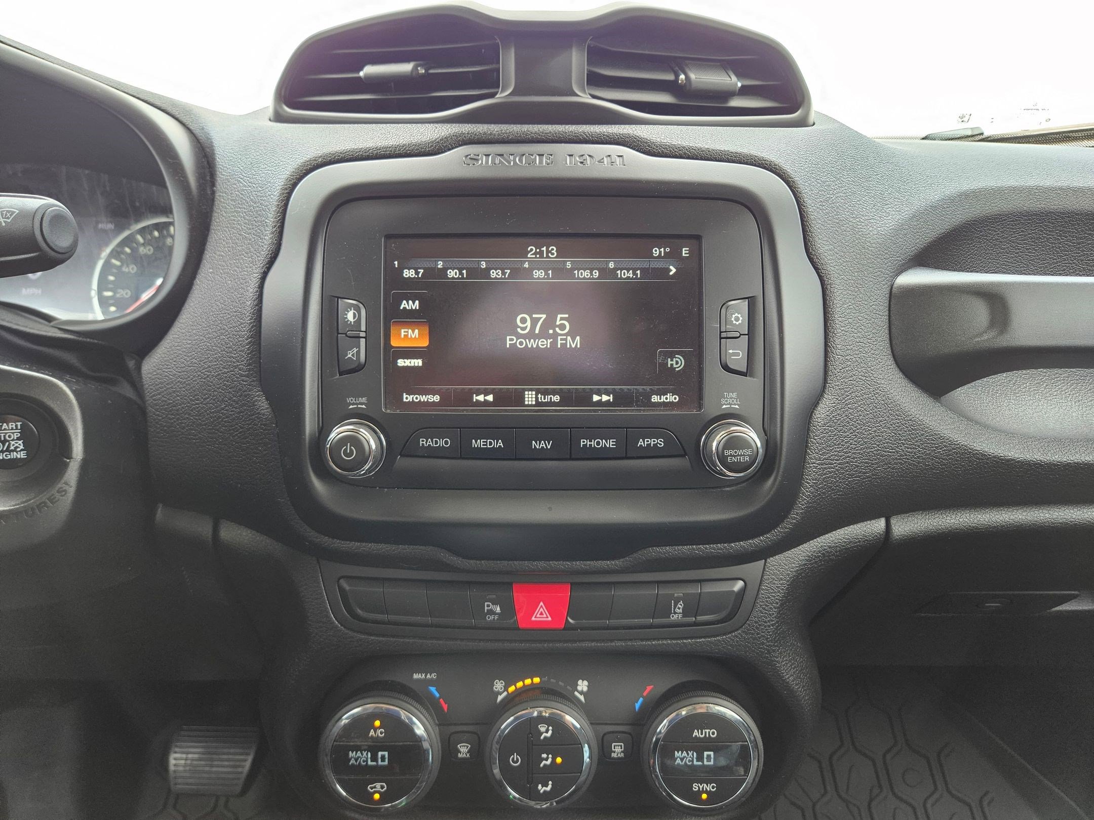 Used 2017 Jeep Renegade Altitude FWD image 27