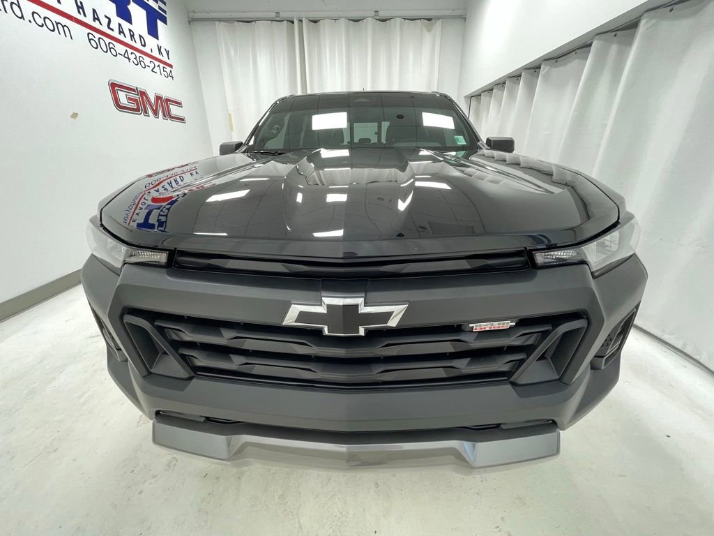 Used 2023 Chevrolet Colorado Trail Boss w/ Advanced Trailering Package AWD/4WD image 2