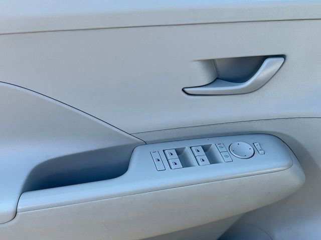 Used 2024 Hyundai Kona SEL image 19