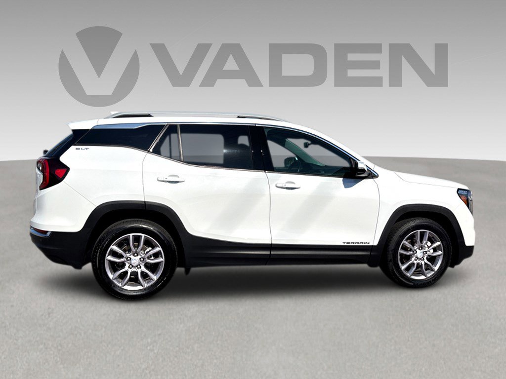 Used 2023 GMC Terrain SLT image 30