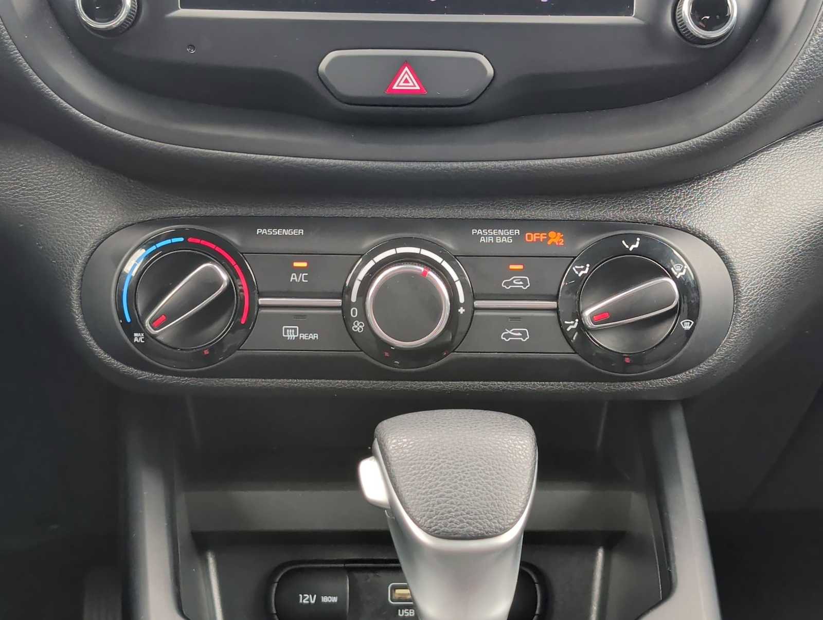 Used 2023 Kia Soul LX w/ LX Technology Package image 15