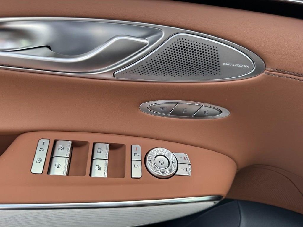 Certified 2026 Genesis GV70 2.5T Advanced image 11