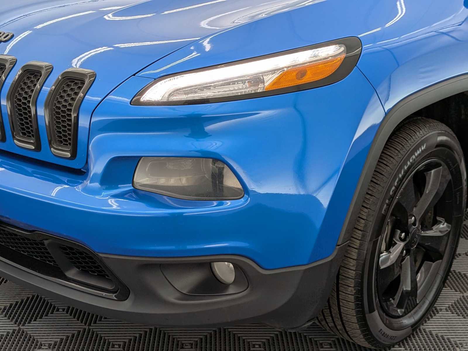 Used 2018 Jeep Cherokee Limited w/ Luxury Group image 10