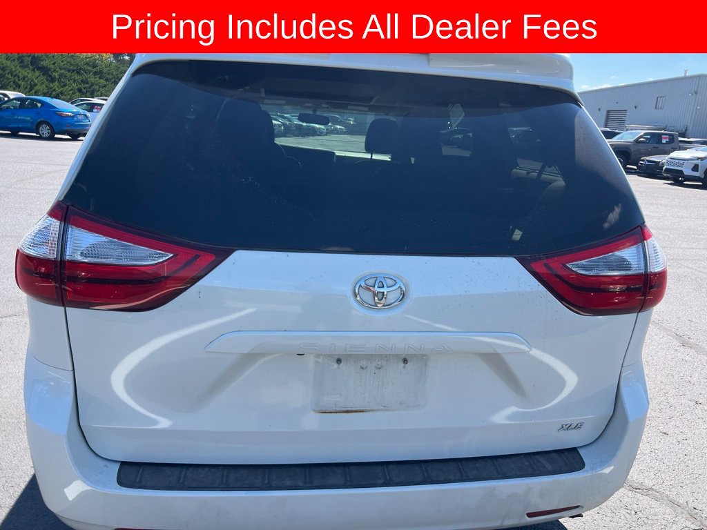 Used 2017 Toyota Sienna XLE FWD image 22