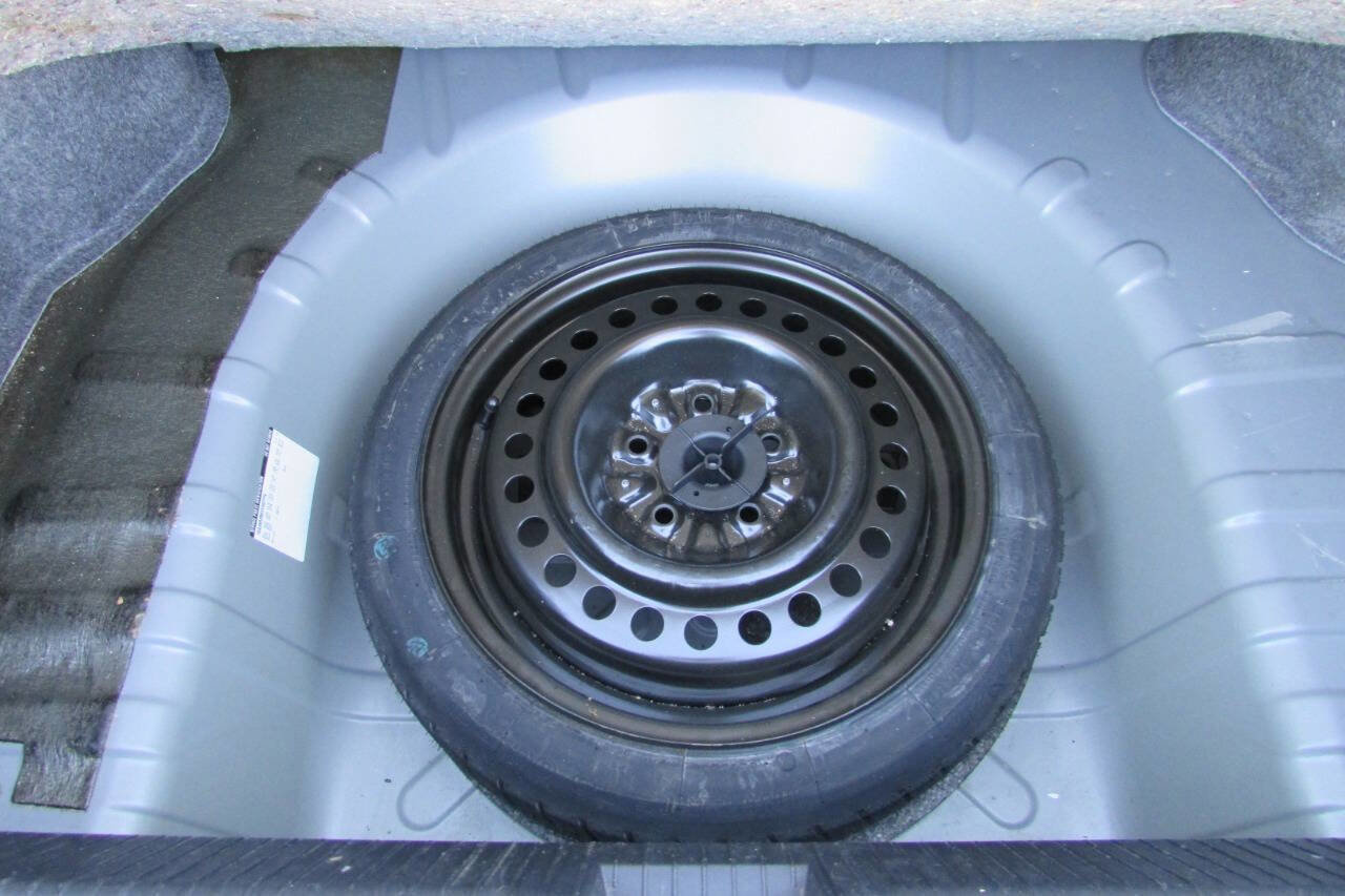 Used 2000 Saturn L-Series LS2 image 22