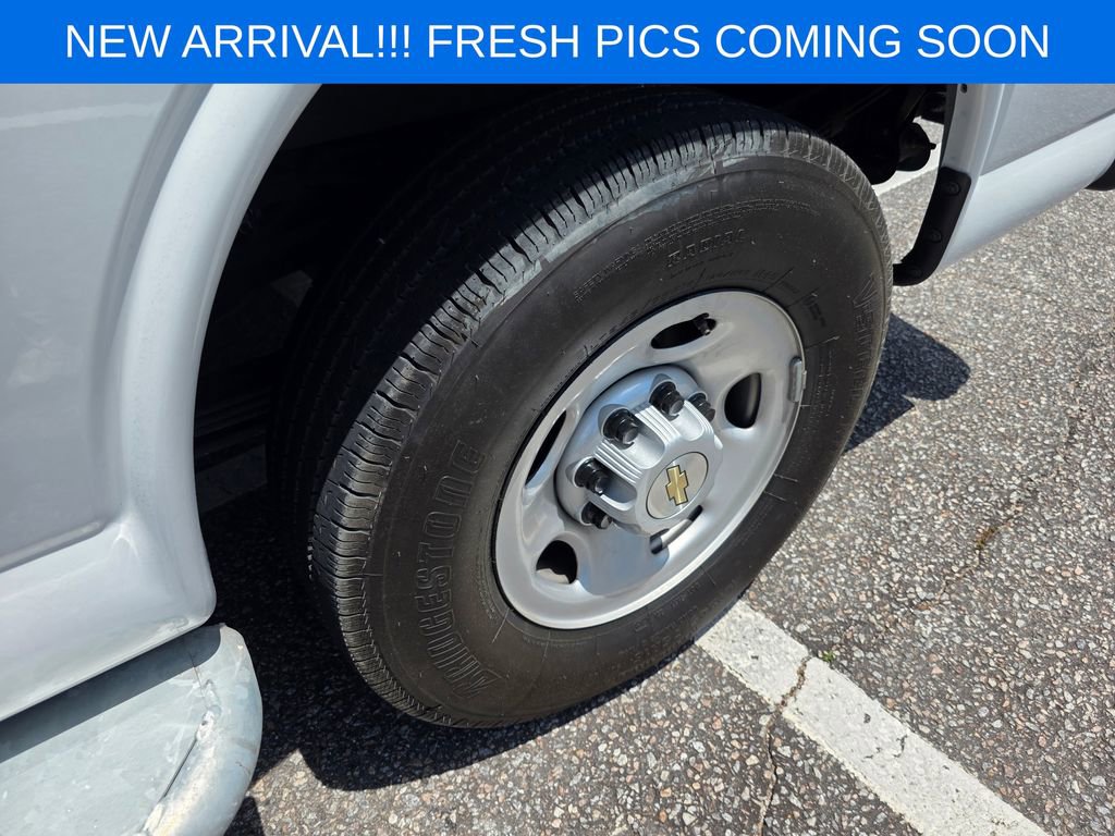 Used 2024 Chevrolet Express 2500 w/ Driver Convenience Package RWD image 8