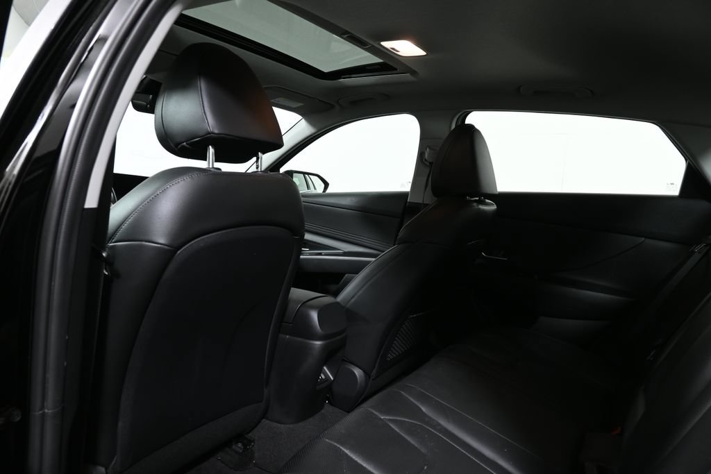 Used 2024 Hyundai Elantra Limited FWD image 7