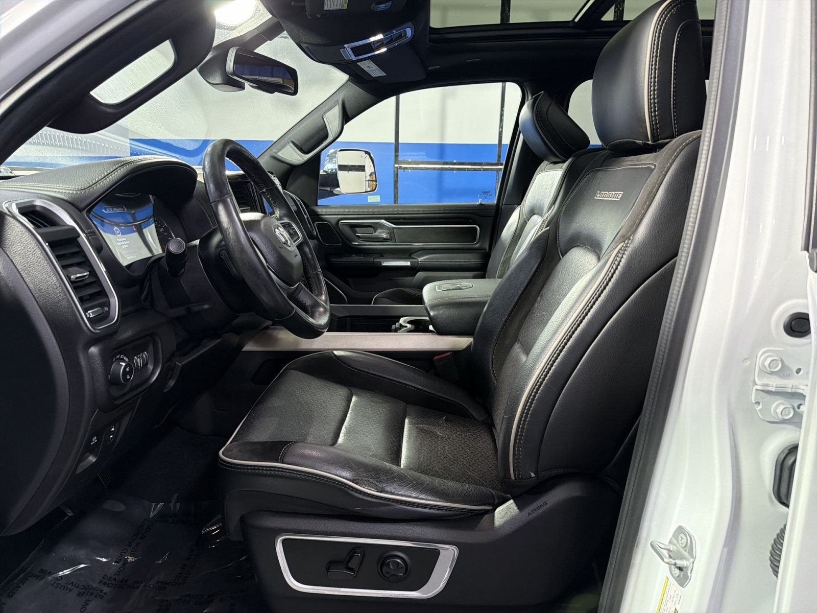 Used 2019 RAM 1500 Laramie AWD/4WD image 24