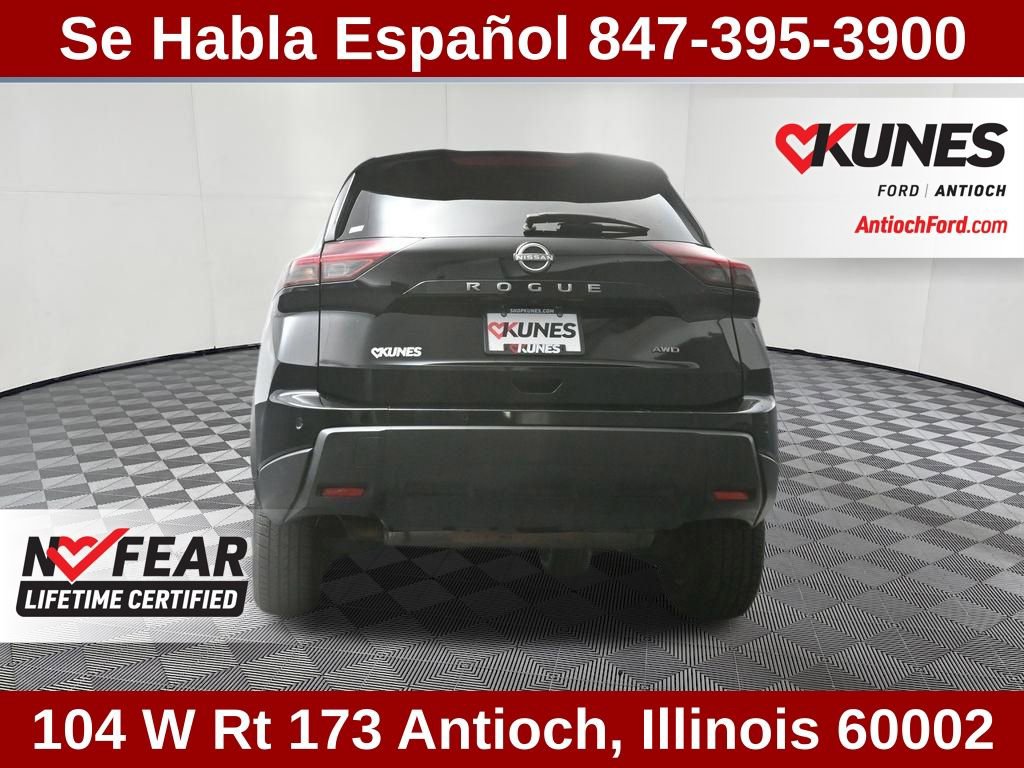 Used 2024 Nissan Rogue S image 32