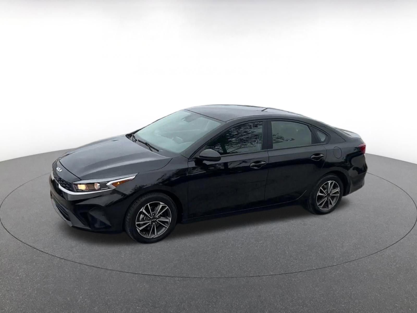 Used 2024 Kia Forte LXS FWD image 8