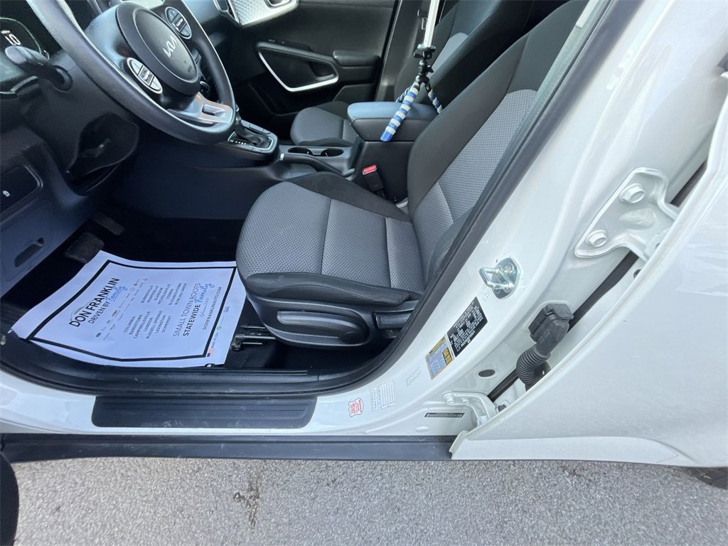 Used 2024 Kia Soul LX w/ Option Group 015 image 12