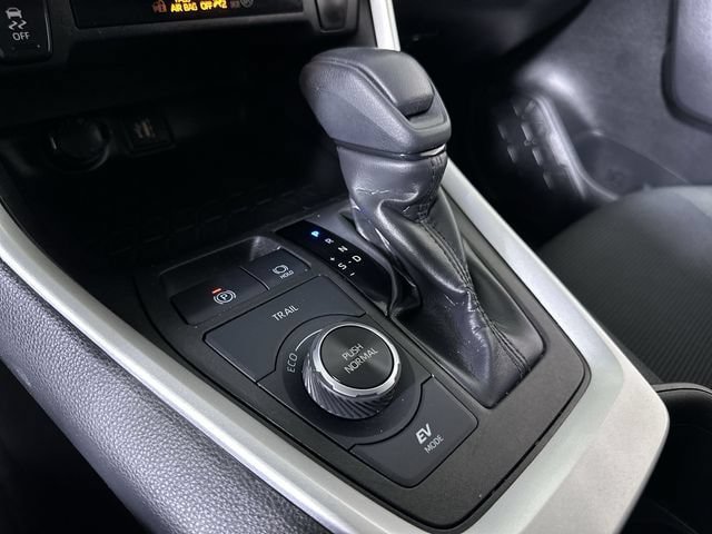 Used 2023 Toyota RAV4 LE AWD/4WD image 16