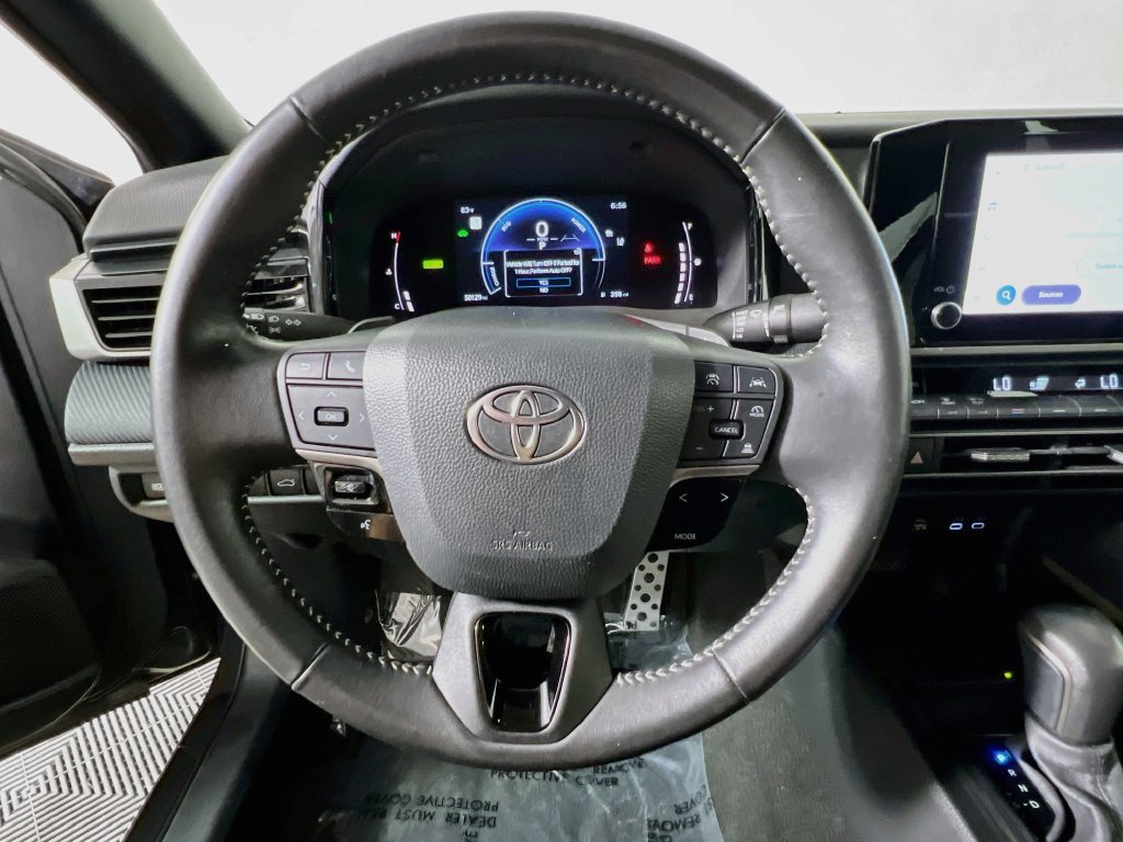 Used 2025 Toyota Camry SE FWD image 15
