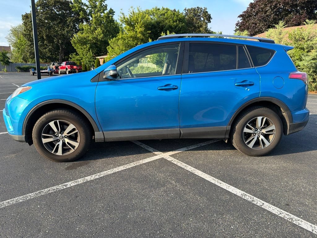 Used 2017 Toyota RAV4 XLE w/ All Weather Liner Package AWD/4WD image 2