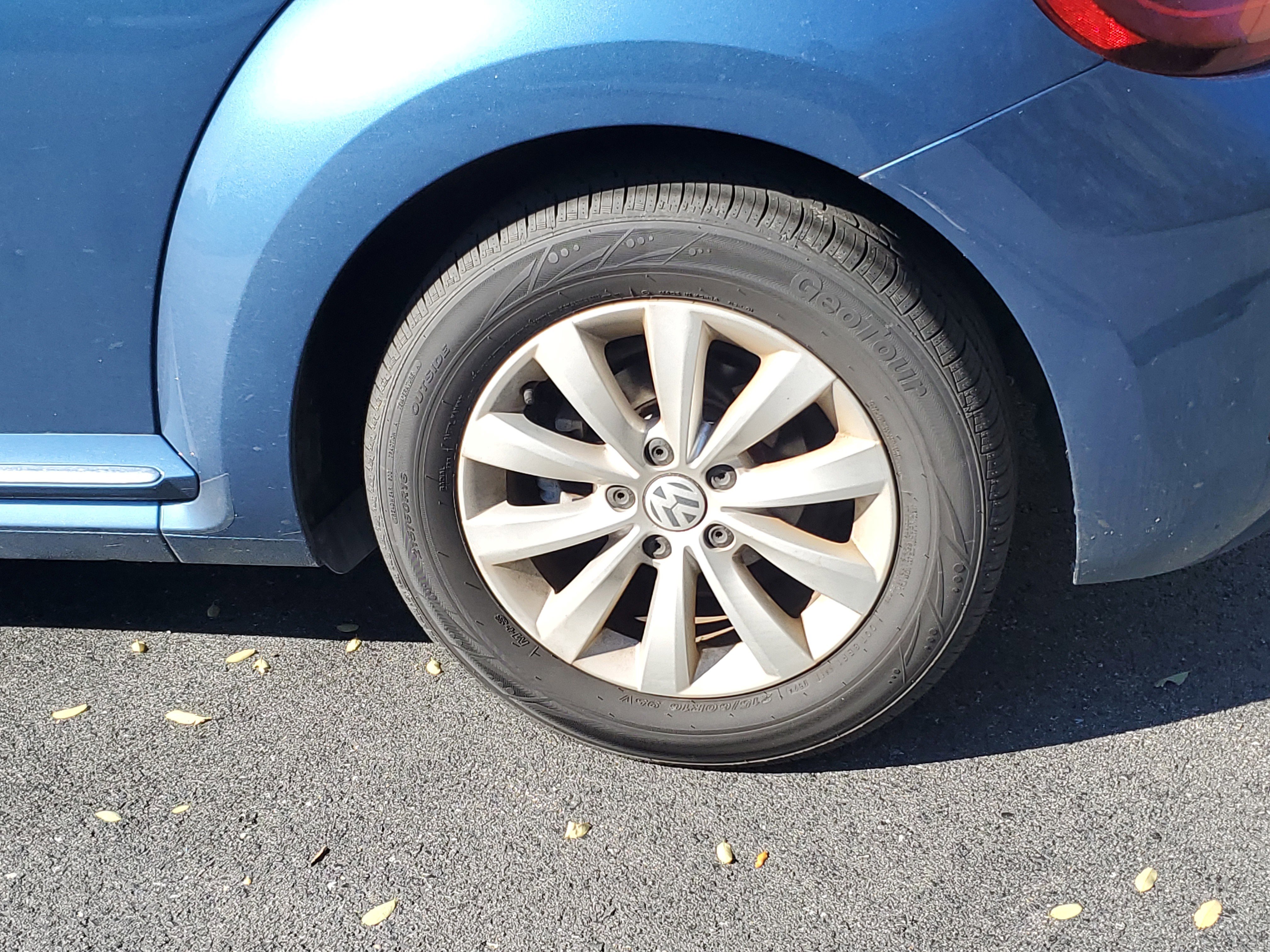 Used 2019 Volkswagen Beetle 2.0T S image 9