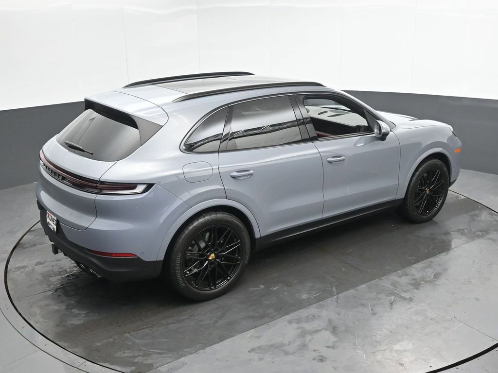 Used 2024 Porsche Cayenne image 36