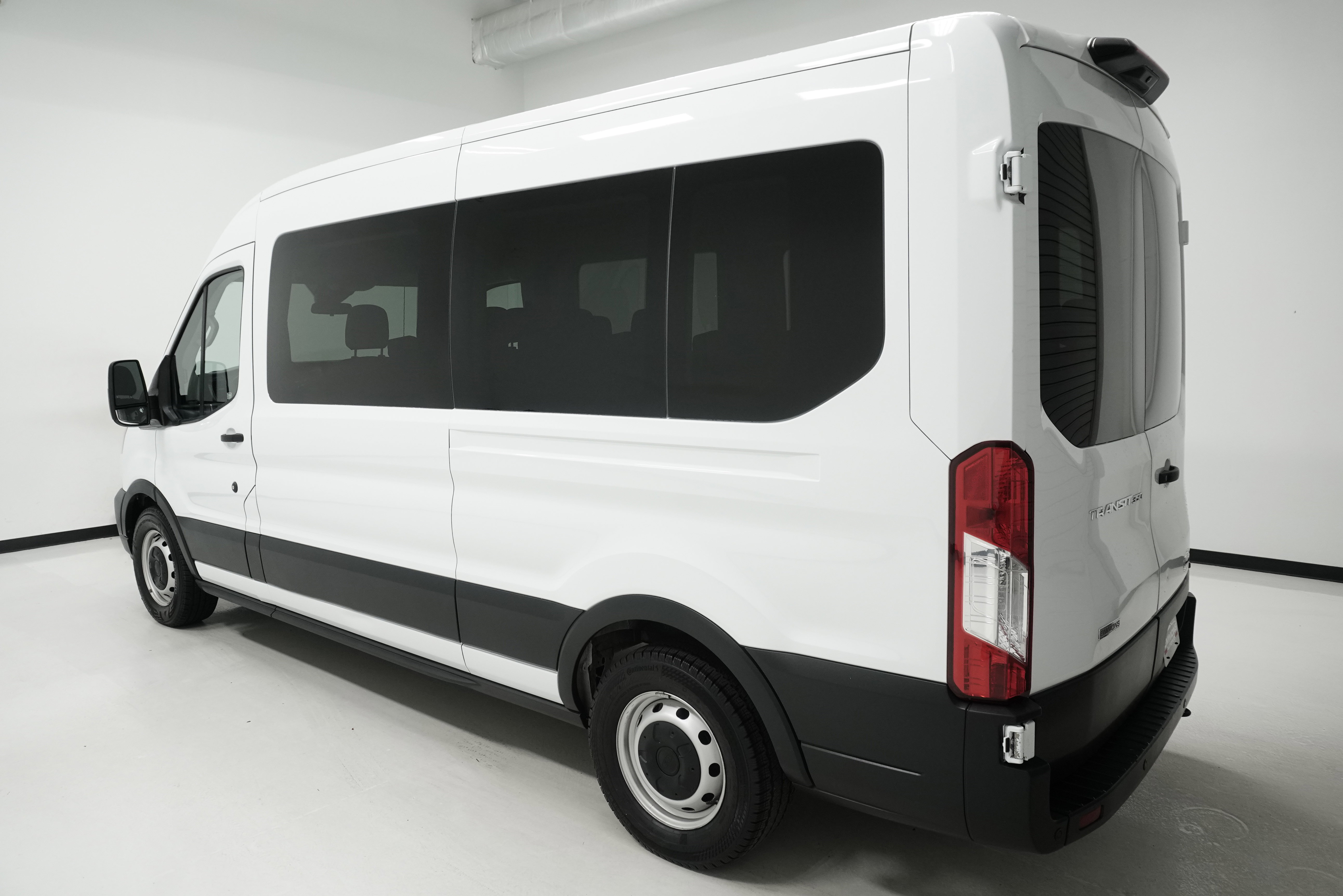 Used 2023 Ford Transit 350 XL RWD image 4