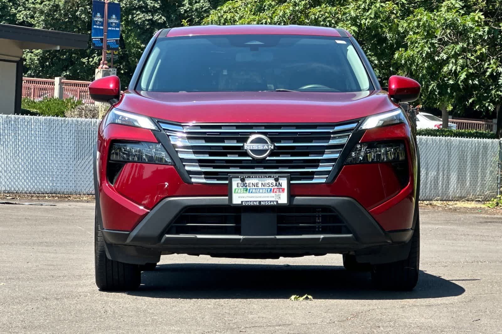 Used 2024 Nissan Rogue SV AWD/4WD image 10