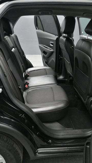 Used 2020 Chevrolet Trax LT w/ LT Convenience Package FWD image 15
