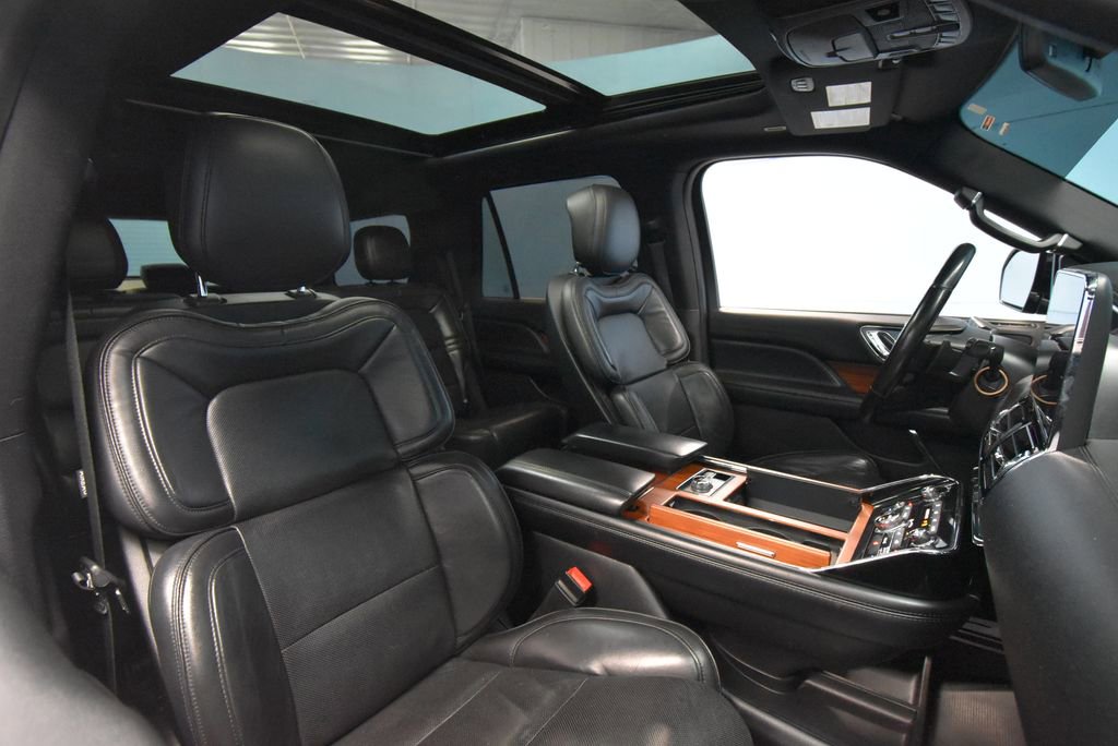 Used 2019 Lincoln Navigator Select AWD/4WD image 26