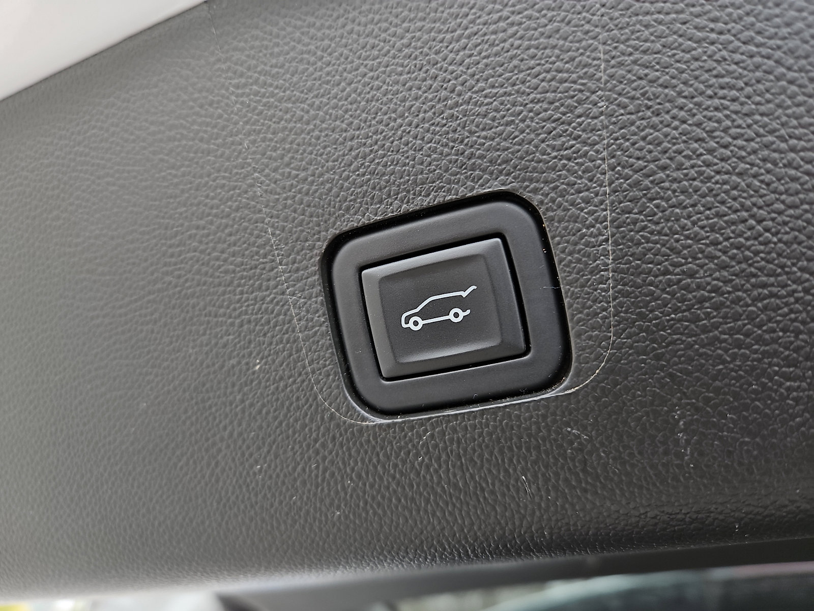 Certified 2023 Chevrolet Traverse RS image 31