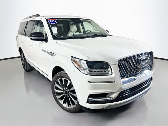 Used 2021 Lincoln Navigator Reserve w/ Luxury Package RWD image 2